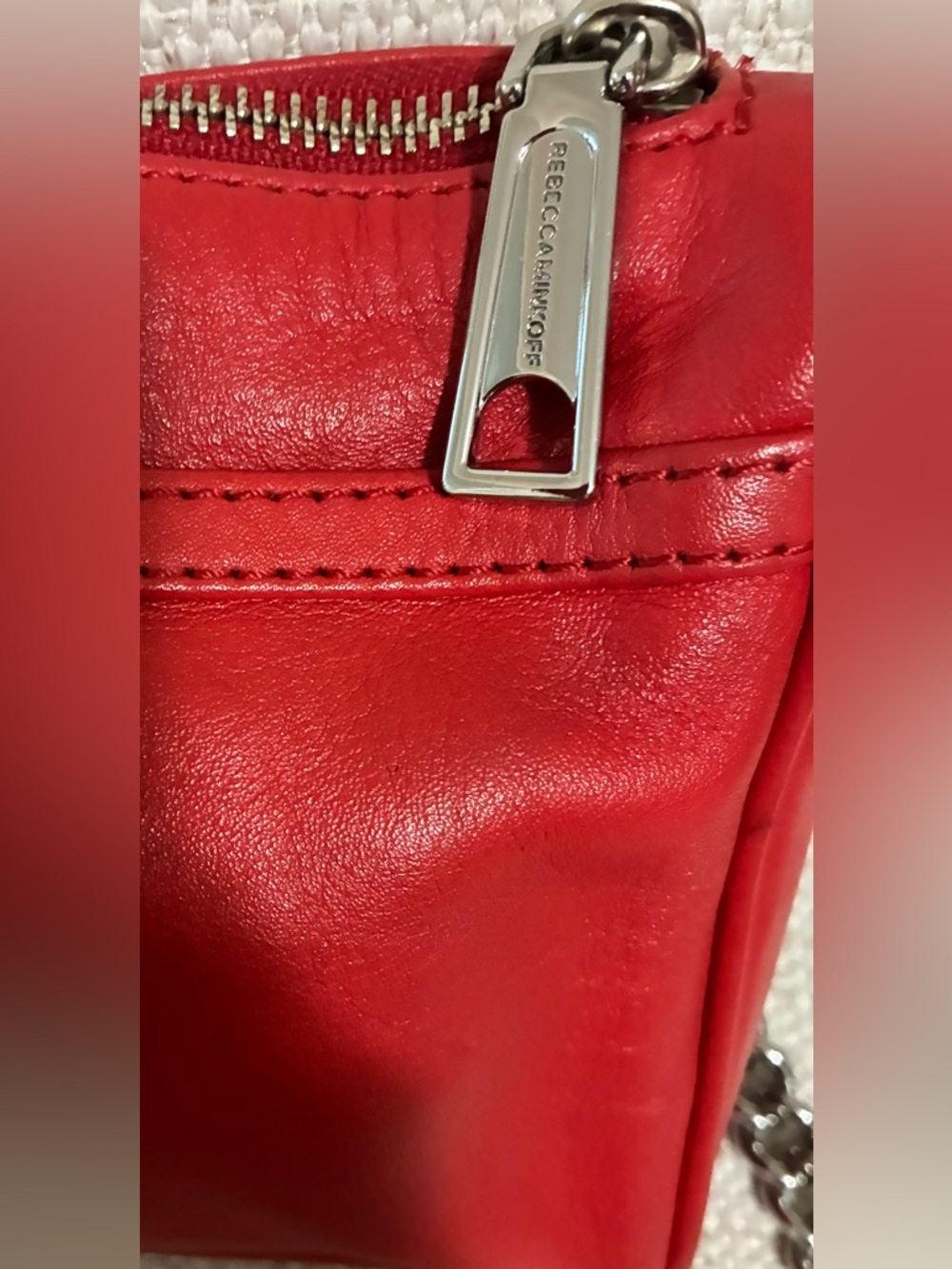 Rebecca
Minkoff EUC Red Leather
Crossbody Bag, w/Solver-Tone
Accents - Picture 8 of 15